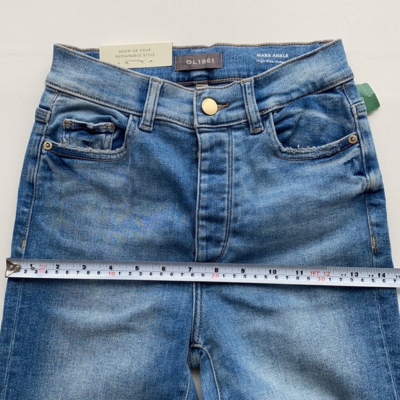 DL1961 Instascuplt Luxe Maria Crosswall Jeans - Picture 9 of 9